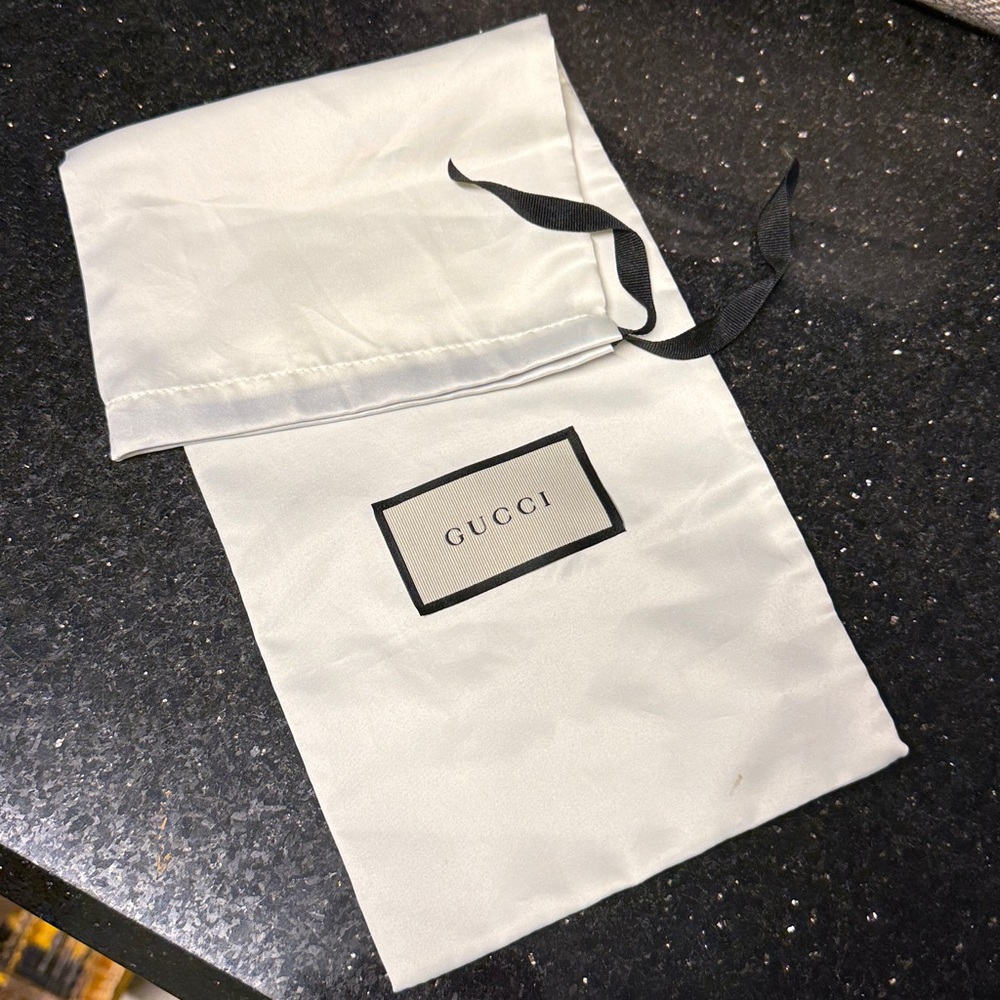K5 Gucci White Duster Bag